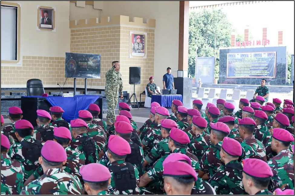 Marinir Safari Intelijen, Personil dan Logistik