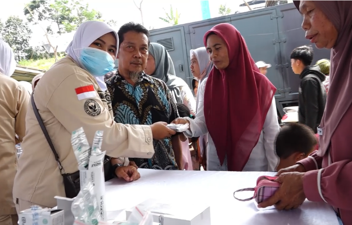 Bakti Sosial Alumni AAL Angkatan 42/1996 di Bojongkoneng