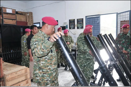 Marinir Safari Intelijen, Personil dan Logistik