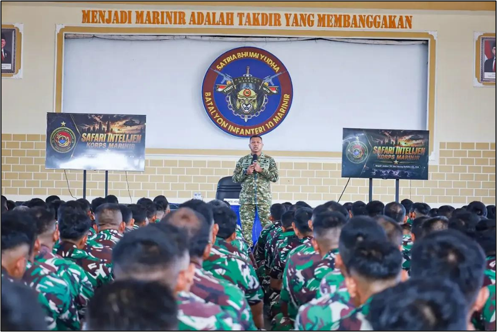 Marinir Safari Intelijen, Personil dan Logistik
