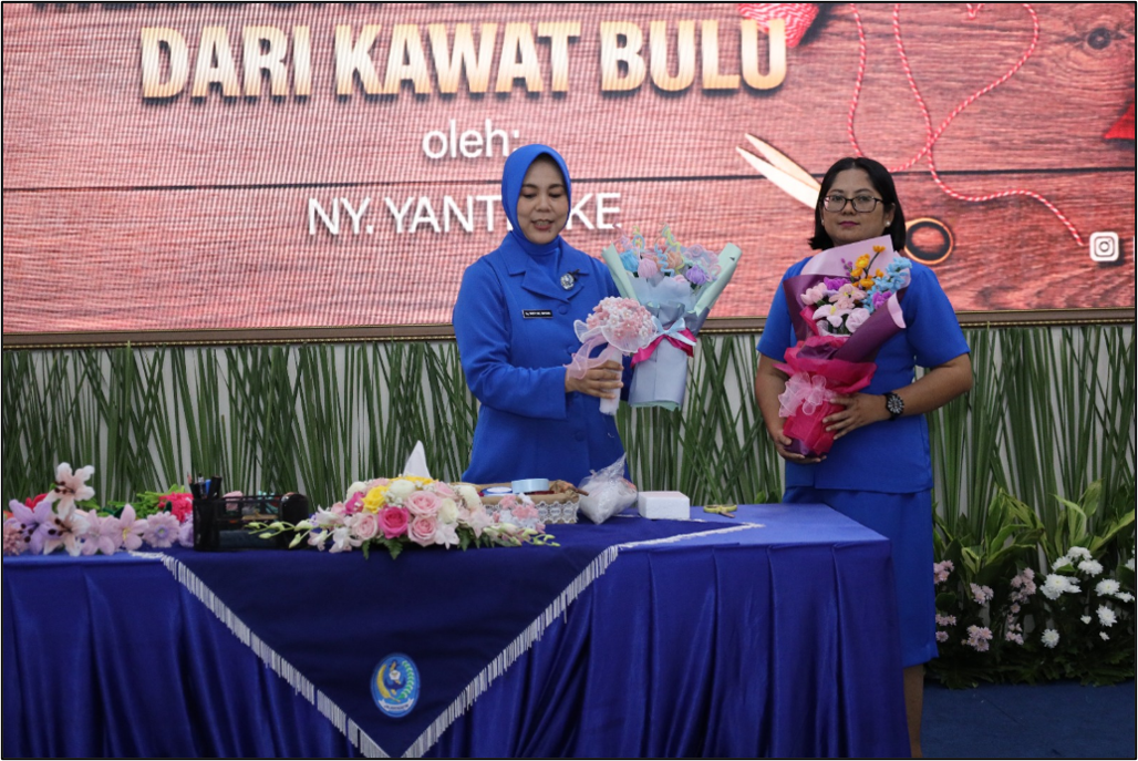 Sharing Keterampilan Membuat Handbouquet Kawat Bulu: Kreativitas Jalasenastri Pushidrosal